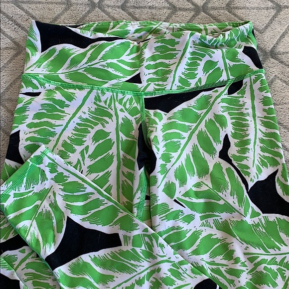 💚Alo Yoga Airbrush Legging Green Palm Springs💚 - Picture 4 of 8